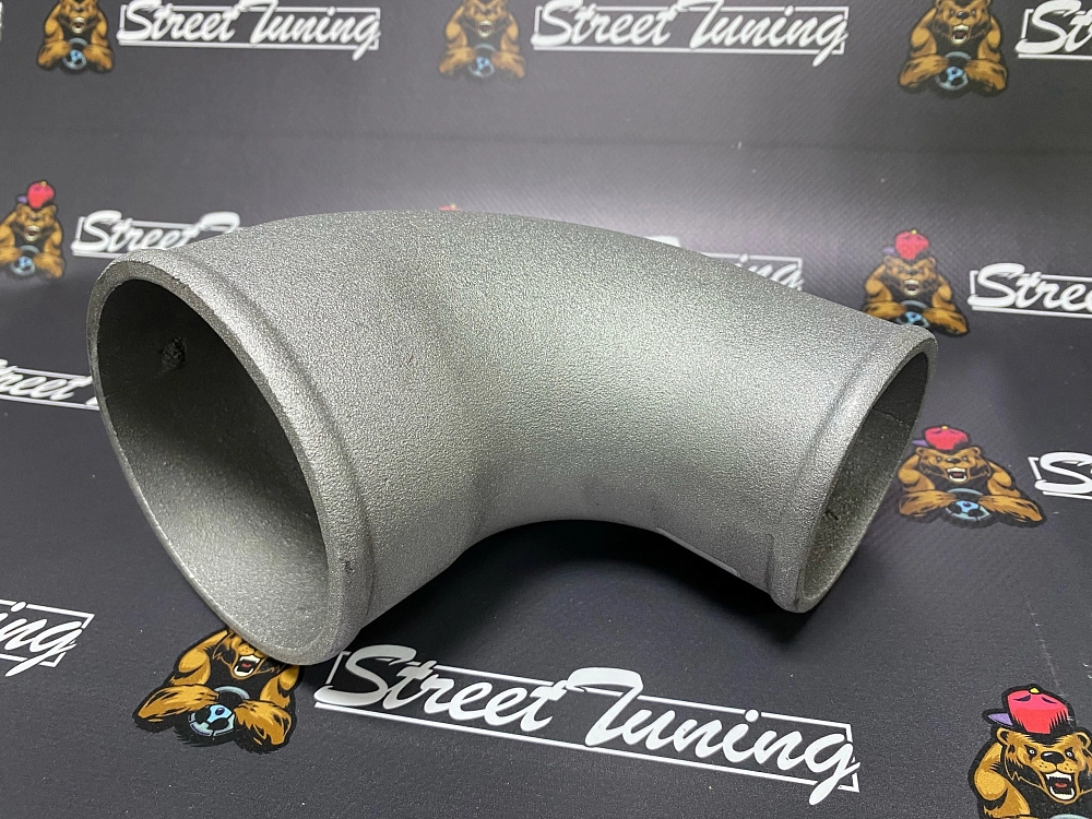 картинка Отвод алюминиевый приварной 90 гр 89 - 102 мм от магазина  StreetTuning