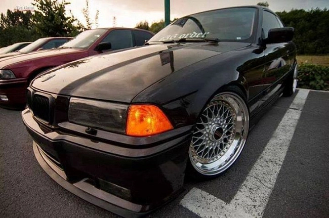 картинка Новые диски BBS RS R16 4X100/4X114,3 ET20 J9 серебро + золотистые болтики магазин  StreetTuning 