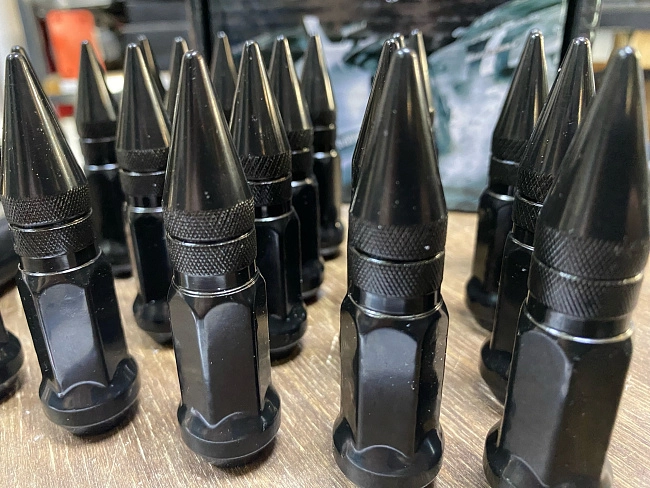 картинка Комплект гаек пики (пули) Starleks, 12х1.5 , цвет черный, 20 шт. магазин  StreetTuning 