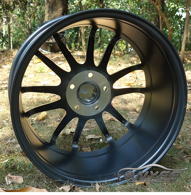 картинка Новые диски RAYS Gram Lights 57 Xtreme R18 5X114,3 ET35 J8,5 серый мат магазин  StreetTuning 