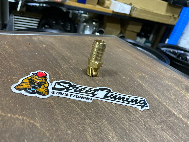 картинка Фитинг-штуцер под шланг 16 мм - резьба m16 латунь магазин  StreetTuning 