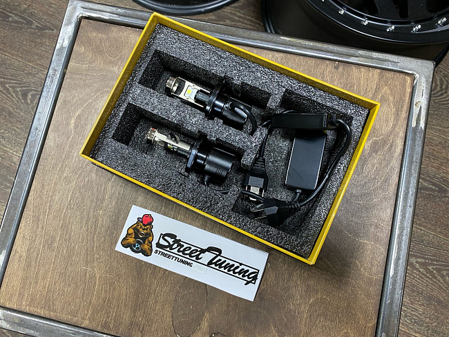 картинка Мини Bi-Led лампы Sanvi - H4 5500к, комплект 2 шт магазин  StreetTuning 