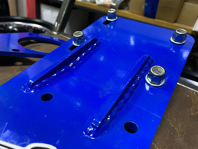 картинка Комплект GTS для независимого крепления редуктора переднего моста (отвязка) для 21213-214 Нива магазин  StreetTuning 