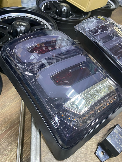 картинка Задние светодиодные фонари тонированные для а/м ВАЗ 2121,21213,21214 магазин  StreetTuning 