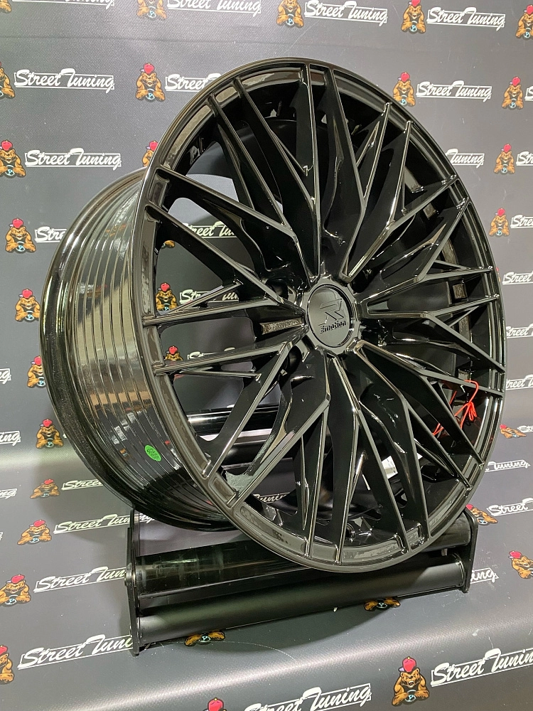картинка Новые диски R-EMOTION R18 J9 ET25 6X139.7 Black от магазина  StreetTuning