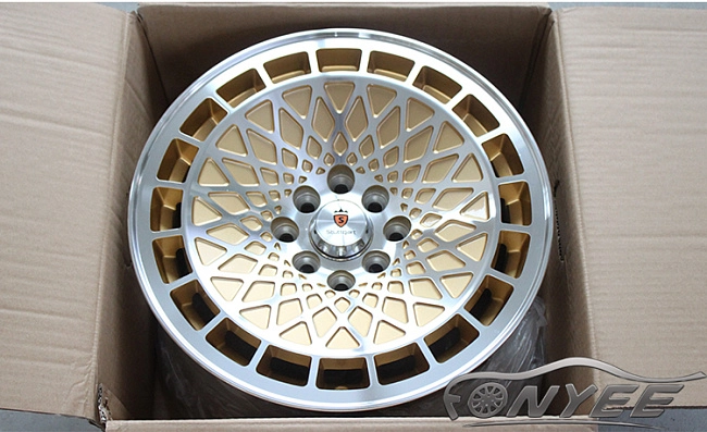 картинка Новые диски Stuttgart ST7 R15 4X100/114,3 ET25 J8, золотые магазин  StreetTuning 