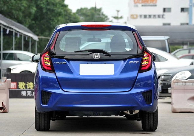 картинка Задние фары для Honda Fit Jazz GK5 2014-2018 г  вариант 2 магазин  StreetTuning 