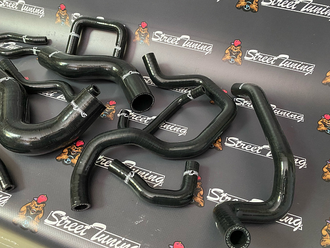 картинка Патрубки системы охлаждения StreetTuning Subaru Impreza GC8 EJ20 2.0 11 шт магазин  StreetTuning 