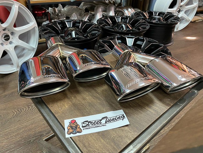 картинка Насадки на глушитель AMG для Mercedes стиль C63 C-Class W204 AMG магазин  StreetTuning 