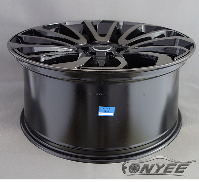 картинка Новые диски Range Rover Autobiography Wheels HSE Sport R22 5x120 ET45 J10 черный глянец + серебро с оттенком бронзы магазин  StreetTuning 