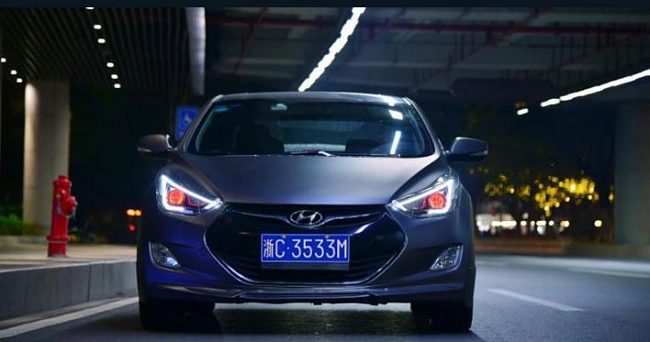 картинка Передние фары для Hyundai Elantra магазин  StreetTuning 