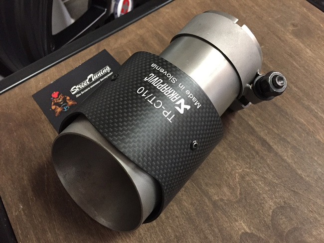 картинка Насадка на глушитель универсальная Akrapovic style 63 - 89 #1 магазин  StreetTuning 