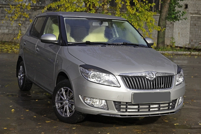 картинка Skoda Roomster 2010—н.в. Накладки на передние фары (реснички) компл.-2 шт. магазин  StreetTuning 