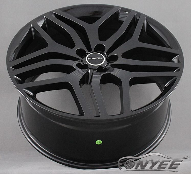 картинка Новые диски Range Rover Evoque Wheels R22 5x120 ET48 J9,5 черный глянец магазин  StreetTuning 