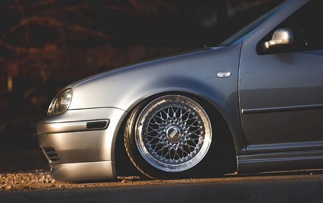 картинка Новые диски BBS RS R18 5X112/5X114,3 ET30 J9,5 хром серебро + серебристые болтики магазин  StreetTuning 