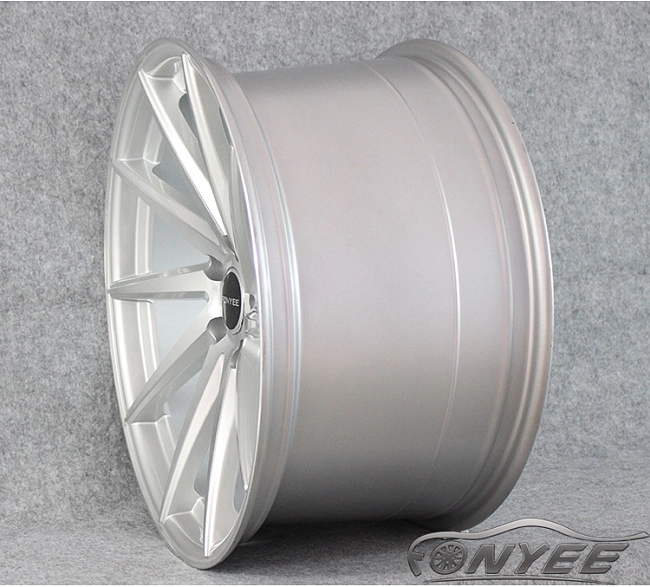 картинка Новые диски Vossen CVT-L Replica R19 5X114,3 ET30 J10 серебристые магазин  StreetTuning 