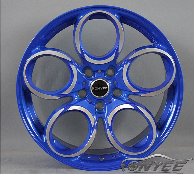картинка Новые диски KE Flow Forming модель 3 R18 5X112 ET42 J8 синий + серебро магазин  StreetTuning 
