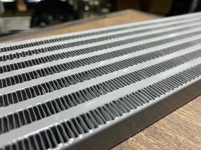 картинка Радиатор АКПП TC-809 аналог AW30199F0B от Mazda CX, боковая подводка магазин  StreetTuning 