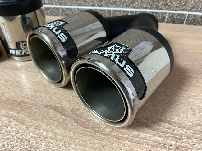 картинка Насадки на глушитель Remus Style двойные комплект- 2 шт 51 х 89 мм магазин  StreetTuning 