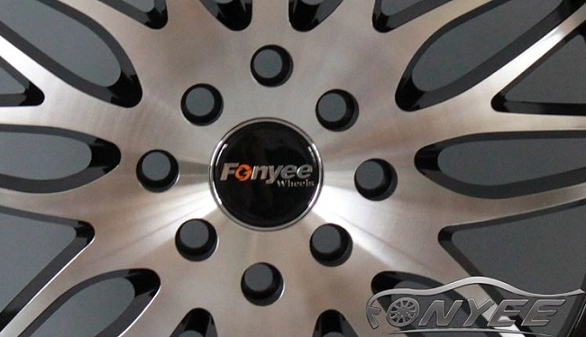 картинка Новые диски Fonyee sports 3 R17 J7,5 ET38 5x114,3/5x100 черный + серебро магазин  StreetTuning 