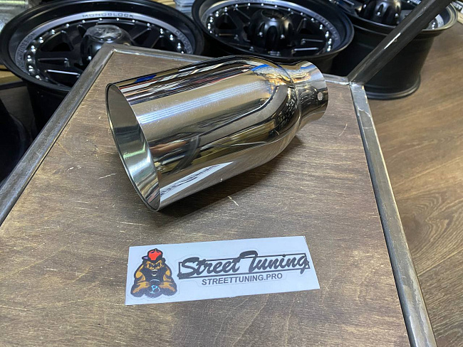 картинка Насадка на глушитель универсальная 60x102 мм, хром, 180 мм магазин  StreetTuning 