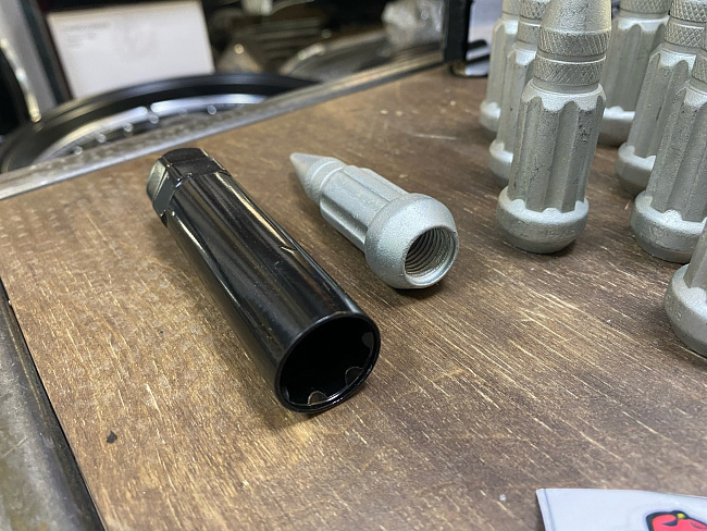 картинка Комплект гаек пики (пули) Starleks, 14х1.5, дакромет, 20 шт. магазин  StreetTuning 