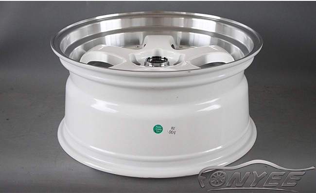 картинка Новые диски JNC 017 R17 5X114,3 ET20 J9 белый + серебро магазин  StreetTuning 