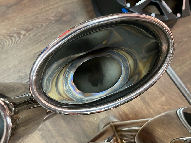 картинка Насадки на глушитель AMG для Mercedes стиль C63 C-Class W204 AMG магазин  StreetTuning 