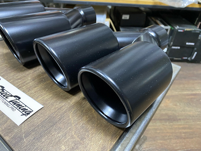 картинка Насадки на глушитель двойные, черные комплект- 2 шт 63 х 89 мм магазин  StreetTuning 