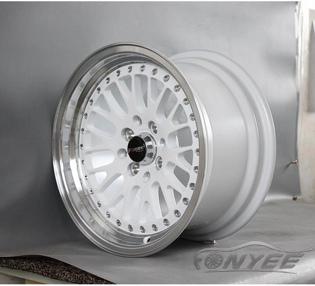 картинка Новые диски ESM 007 R17 4x100-4x114,3 ET25 J9 белые магазин  StreetTuning 