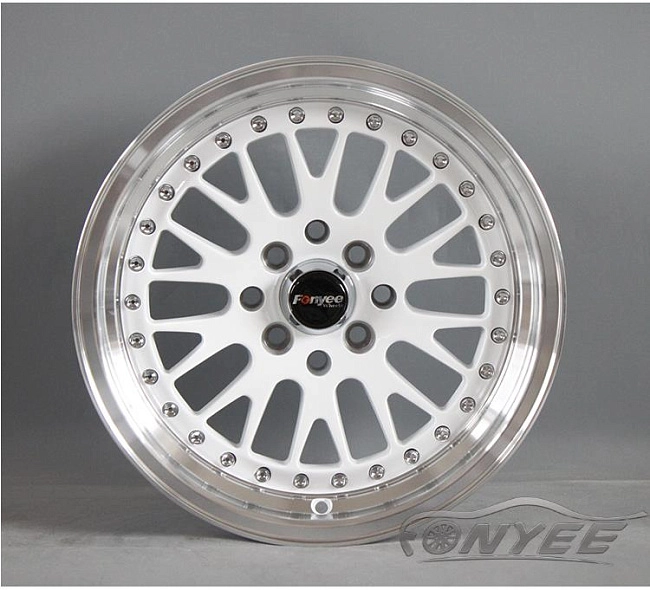 картинка Новые диски ESM 007 R17 4x100-4x114,3 ET25 J9 белые магазин  StreetTuning 