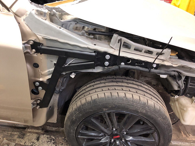 картинка Комплект усилителей (2 распорки) под передние крылья для Subaru ​Impreza GG/GD магазин  StreetTuning 