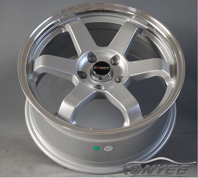 картинка Новые диски Rays TE37 R17 5X114,3 ET42 J9 серебро глянец + полированная полка магазин  StreetTuning 