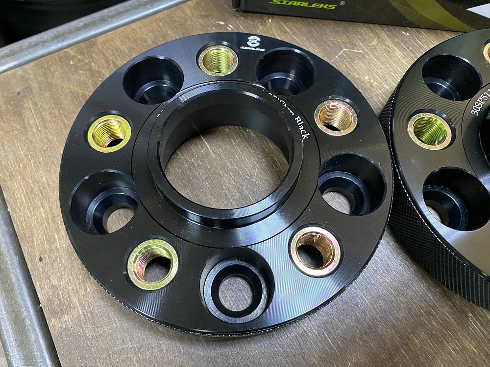 картинка Проставка Starleks 30 мм 5x112, FUT15x1.25 цо 66,6 Black от магазина  StreetTuning