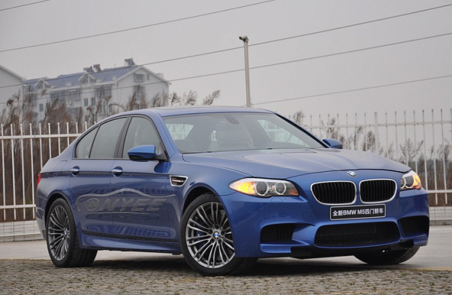 картинка Новые диски BMW style 142 R18 5x120 ET20 J9,5 темно-серебристые магазин  StreetTuning 