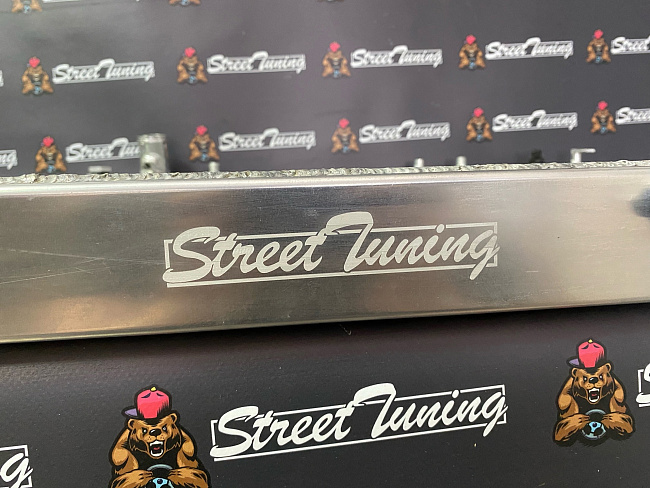 картинка Радиатор алюминиевый Toyota Mark JZX100 JZX110 1JZ-GTE 50мм AT STREETTUNING магазин  StreetTuning 
