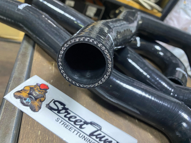 картинка Патрубки радиатора STREETTUNING для Mitsubishi Lancer Evo 10 магазин  StreetTuning 