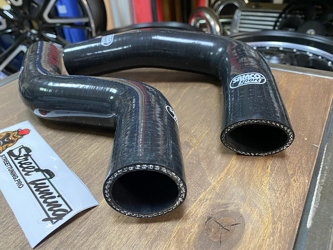 картинка Патрубки радиатора Samco Sport для Subaru Impreza GC8 турбо, черные магазин  StreetTuning 