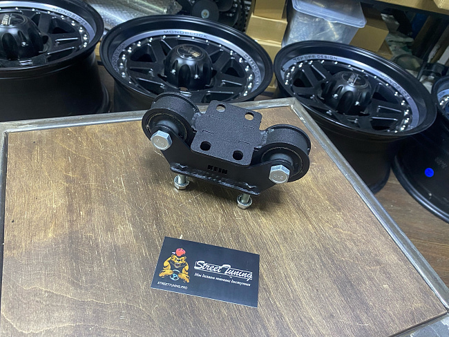 картинка Опора Акпп Lexus GS,IS, Toyota Crown-Mark X магазин  StreetTuning 