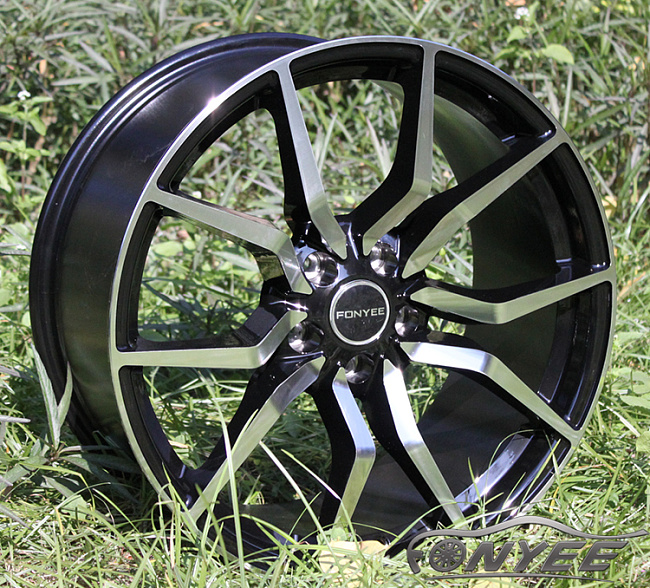 картинка Новые диски Fonyee Model 7 R19 5X108 ET43 J8,5 черный + серебро магазин  StreetTuning 