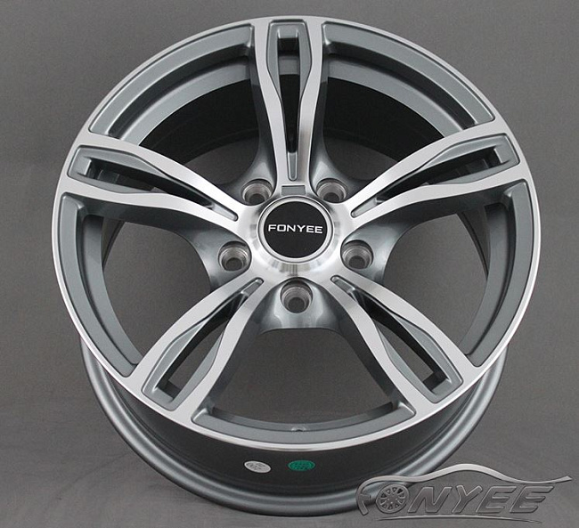 картинка Новые диски BMW F10 style R18 5x120 ET30 J8 серый + серебро магазин  StreetTuning 