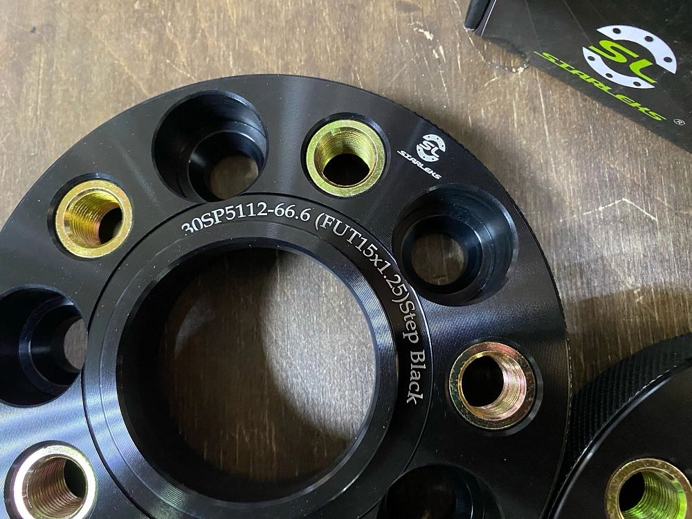 картинка Проставка Starleks 30 мм 5x112, FUT15x1.25 цо 66,6 Black от магазина  StreetTuning