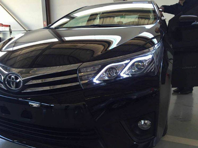 картинка Передние фары для Toyota Corolla 160 2014-2016 г магазин  StreetTuning 