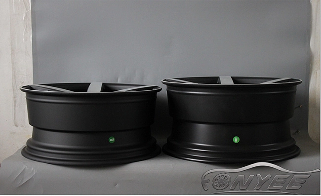 картинка Новые диски Vossen CV3 Replica R19 5X112 ET35 J8,5 черный мат + серебро магазин  StreetTuning 