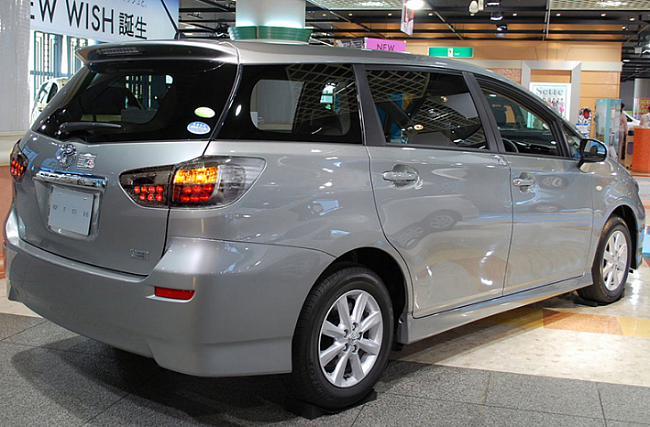 картинка Задние фары для Toyota Wish 2009 - 2017 магазин  StreetTuning 