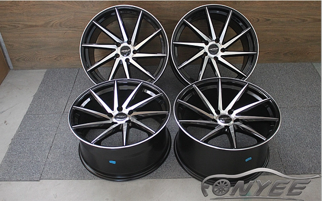 картинка Новые диски Vossen CVT-R Replica R19 5X114,3 ET35 J9 черный глянец + серебро магазин  StreetTuning 