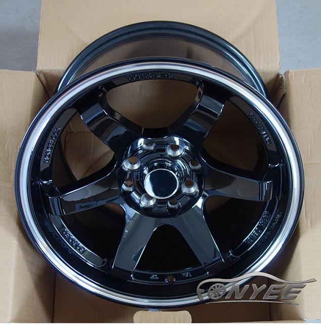 картинка Новые диски Rays TE37 R15 4X100/4X114,3 ET20 J8,25 черные глянцевые + серебристая оконтовка магазин  StreetTuning 