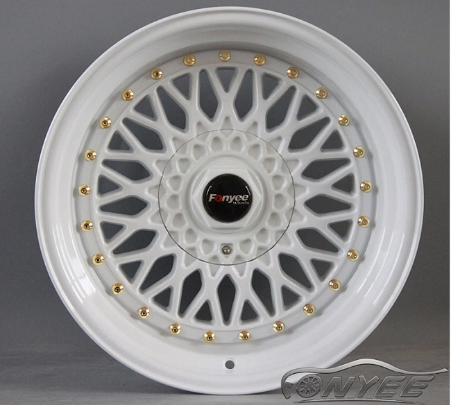 картинка Новые диски BBS RS R15 4X100/5X100 ET9 J9 белый глянец + золотистые болтики магазин  StreetTuning 