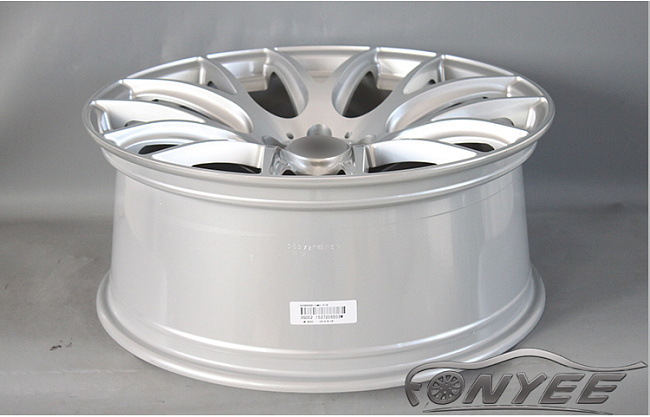 картинка Новые диски Styluz M537 R20 5х112 ET35 J8,5 серебро магазин  StreetTuning 