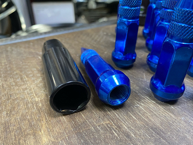 картинка Комплект гаек пики (пули) Starleks, 12х1.5 , цвет синий, 20 шт. магазин  StreetTuning 